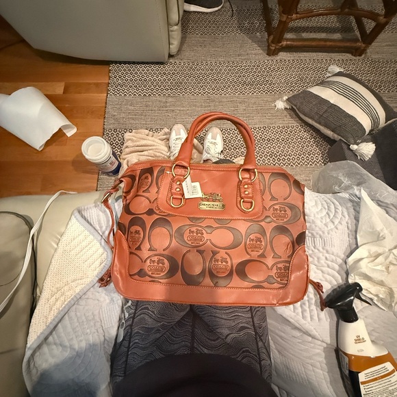Coach Tan and Brown Signature Shoulder Bag - Picture 4 of 7